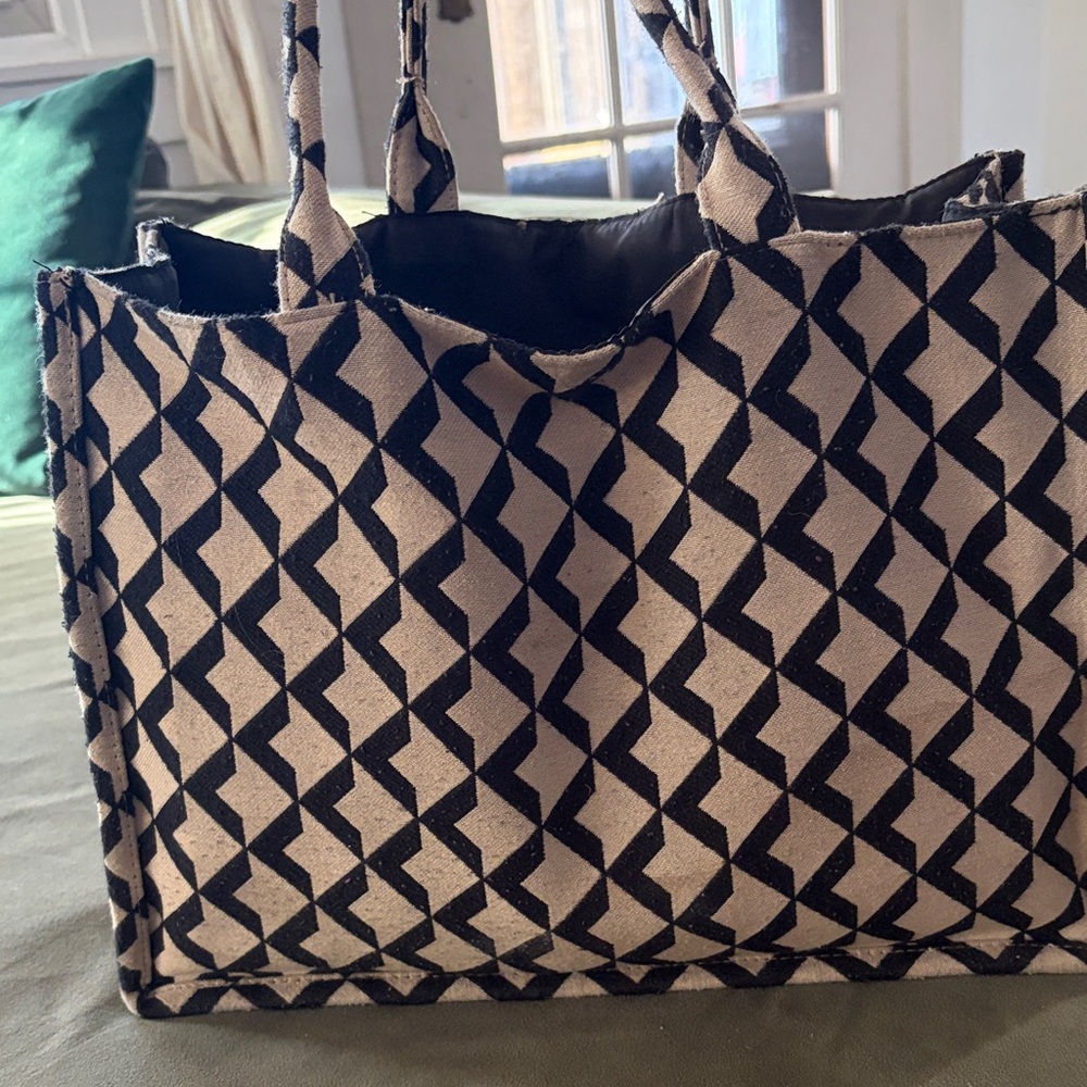 H&M book tote